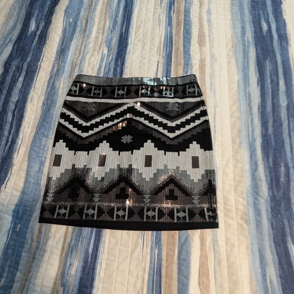 Express Black and Silver Sequin Mini Pencil Skirt - Picture 6 of 7